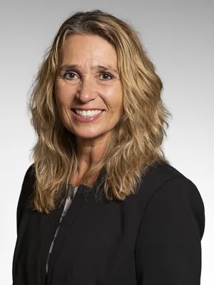 Tracy Cromp